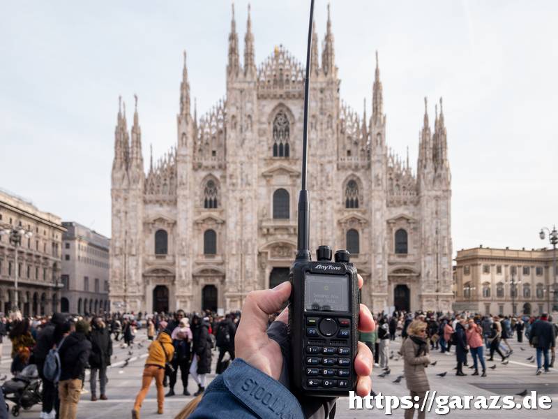 APRS a Milánói Dóm elől